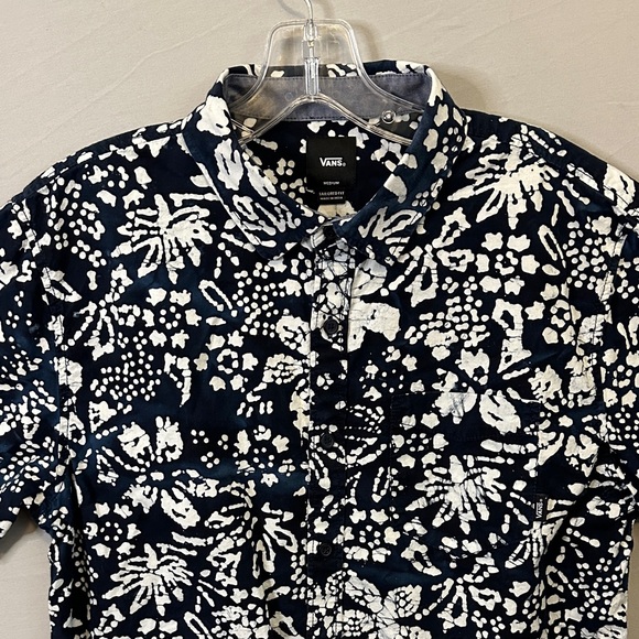 Vans Men's Medium Tailored Fit Dark Blue and White Cotton Floral Batik Shirt - Picture 3 of 4